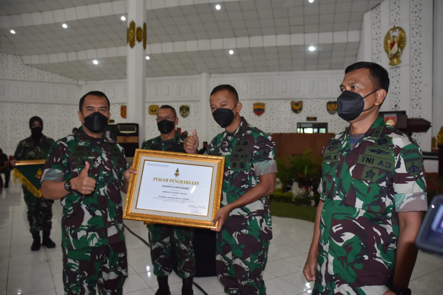 Korem 073/Makutarama Terima Piagam Penghargaan Dari Pangdam IV/Diponegoro